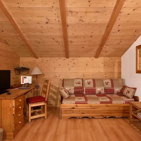 Les Mélèzes Hotel 3*