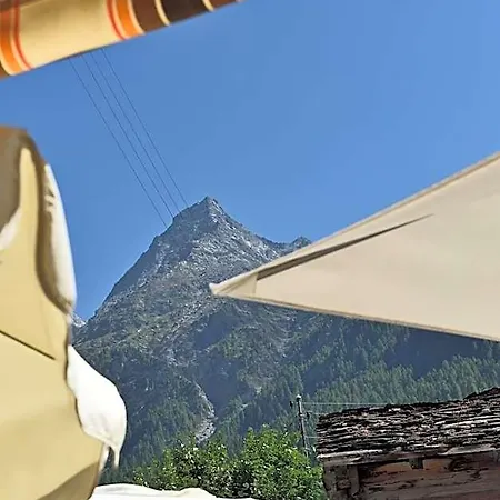 Les Melezes فندق Haudères