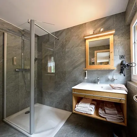 Les Melezes Отель