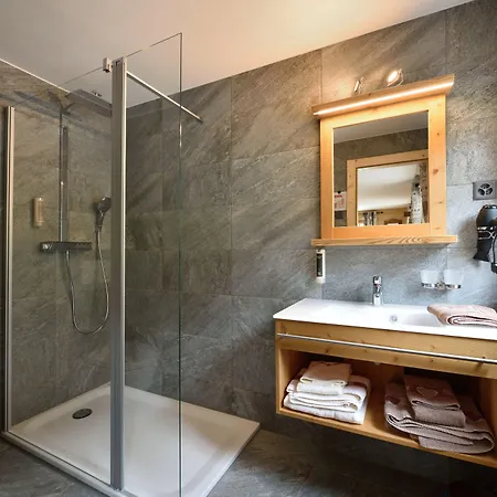 Les Melezes Отель Hauderes